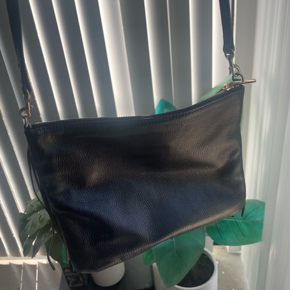 Barney’s Crossbody Fringe Bag - Picture 3 of 4